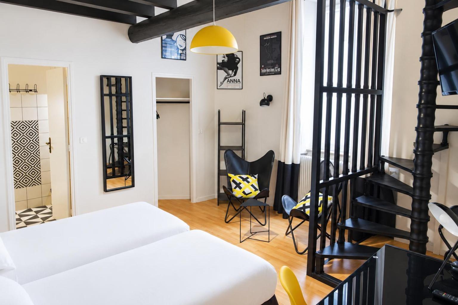Family Mezzanine Room
