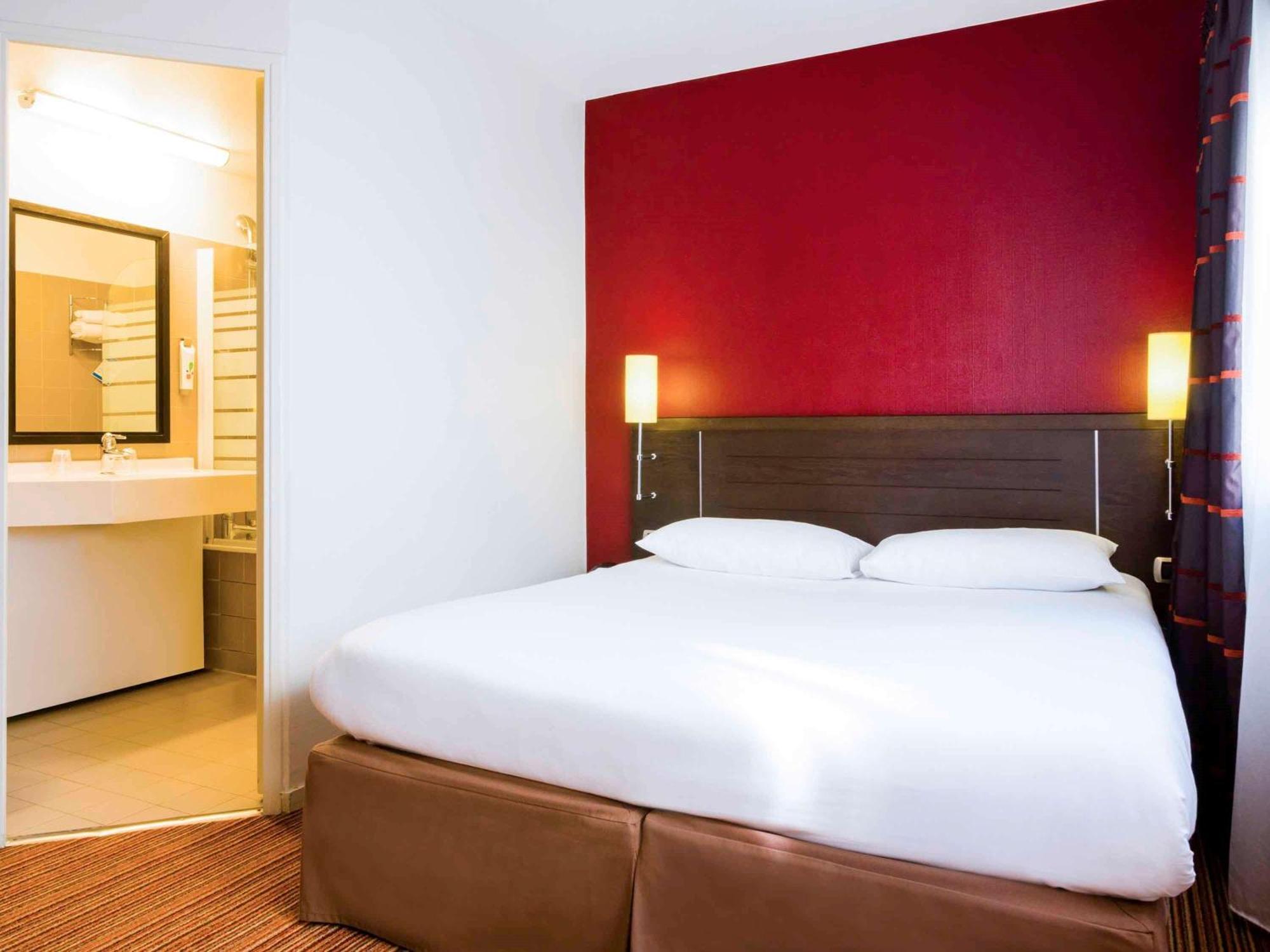 2 Rooms Nearby
