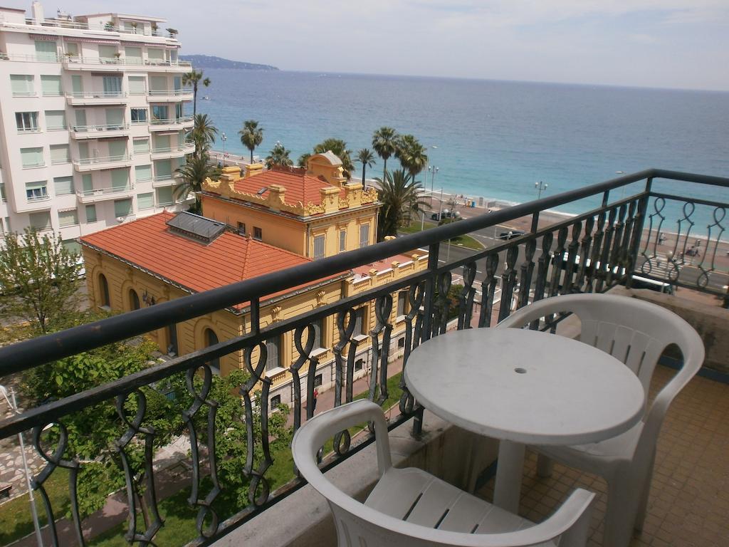 Quarto Duplo com Varanda e Vista do Mar