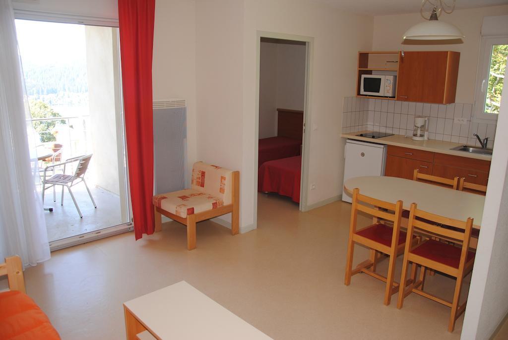 One-Bedroom Apartment (4 Adults),821690945:JPEG