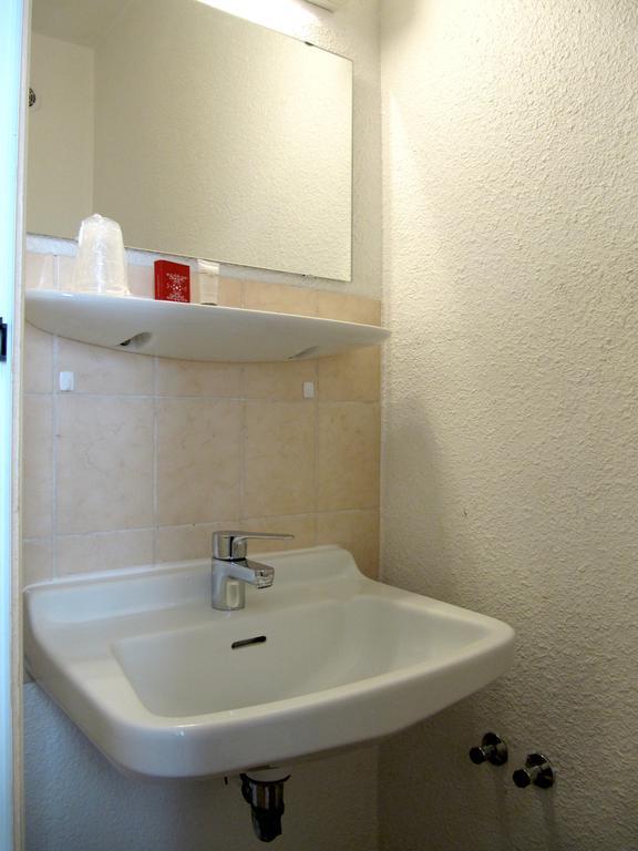 Standard Double Room,256363921:JPEG