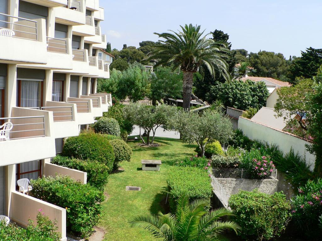 Habitación Doble Confort con acceso a la piscina y balcón o terraza - 1 o 2 camas
