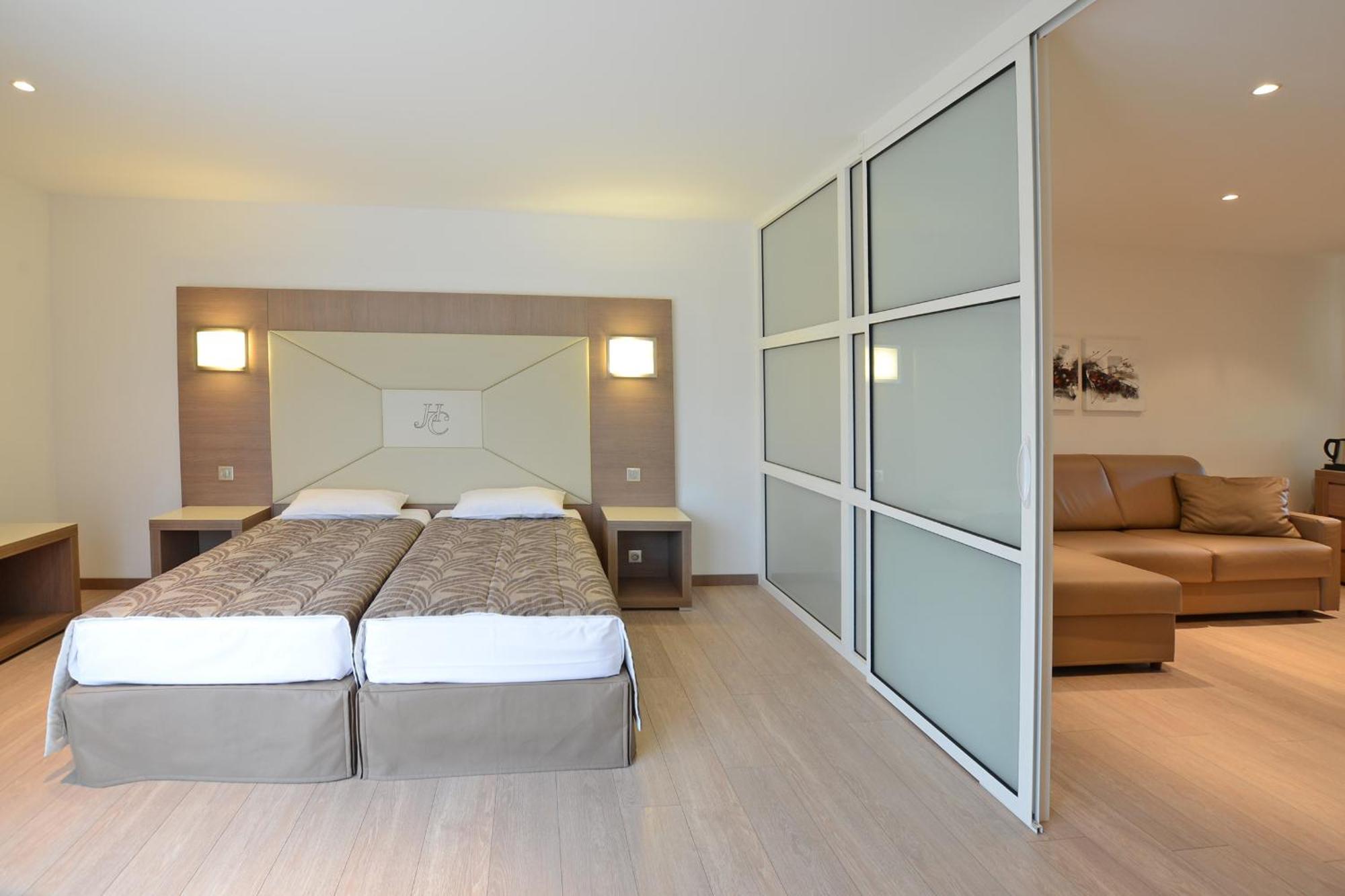 Two-Bedroom Suite,305290662:JPEG