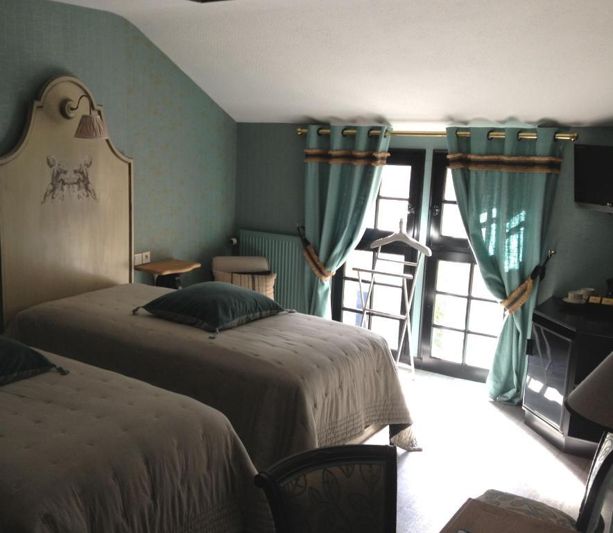 Elegance Twin Room
