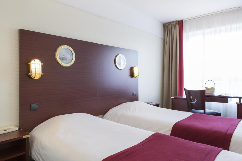 Twin Room with City View,342880354:JPEG