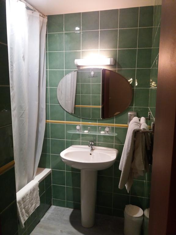 Triple Room,401965065:JPEG