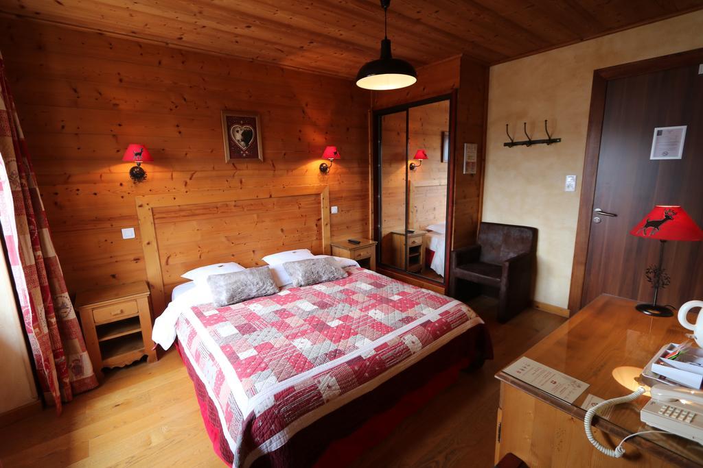 Tweepersoonskamer in chaletstijl