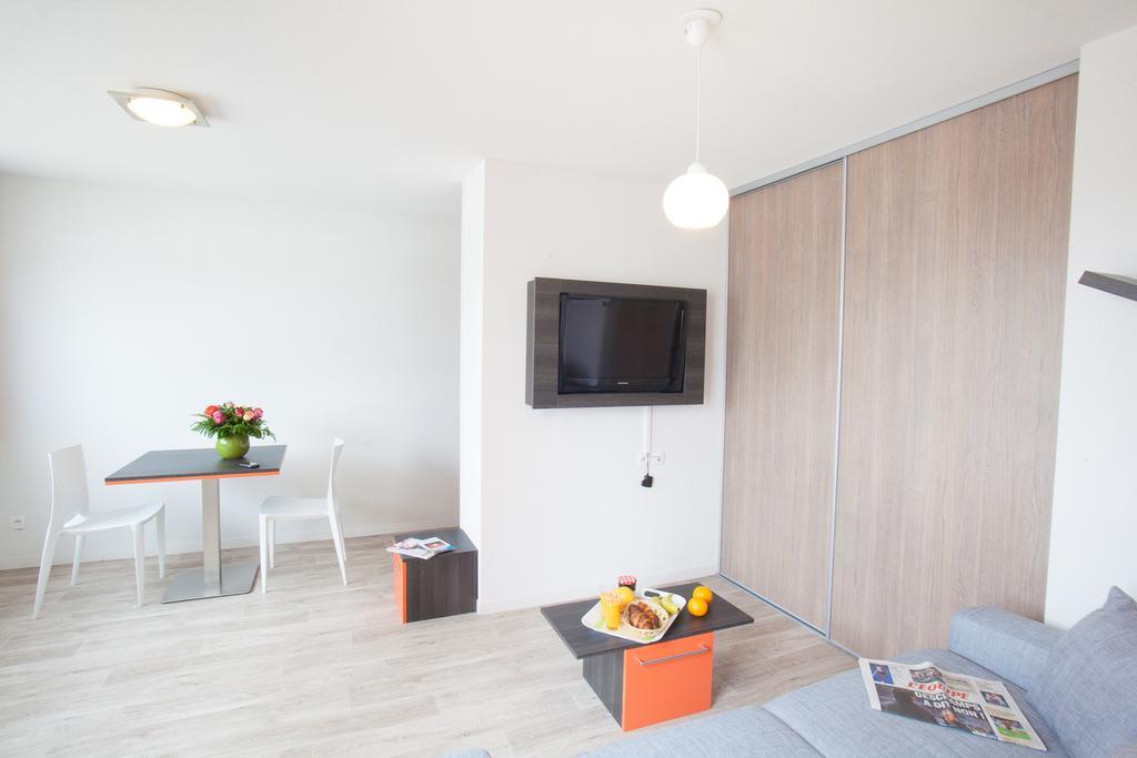 One-Bedroom Apartment (4 Adults),433719945:JPEG