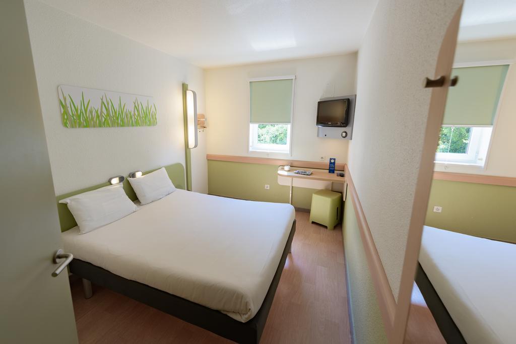 Standard Double Room,713025277:JPEG