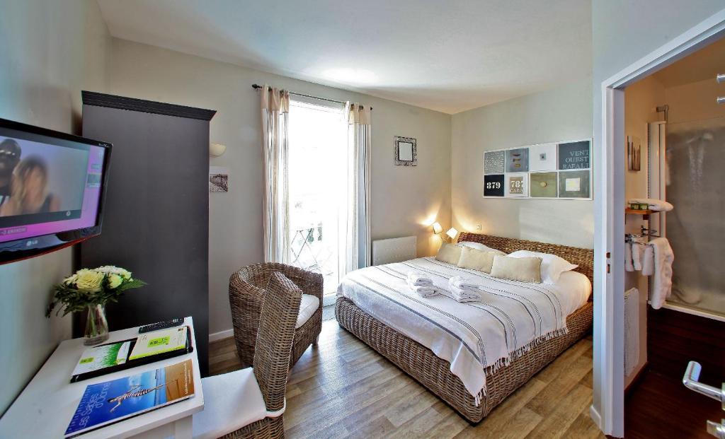 Comfort Double Room with Terrace