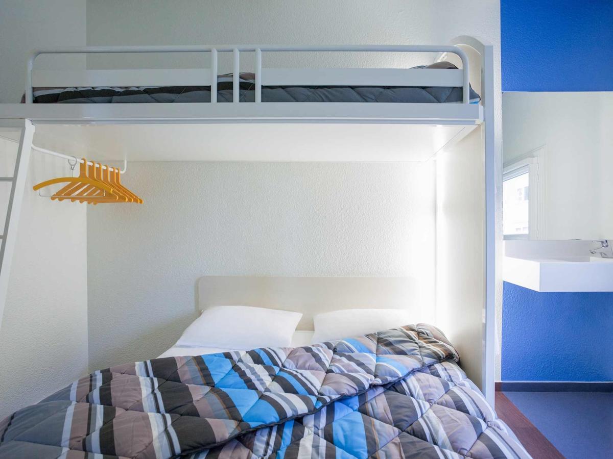 Dreibettzimmer mit Gemeinschaftsbad