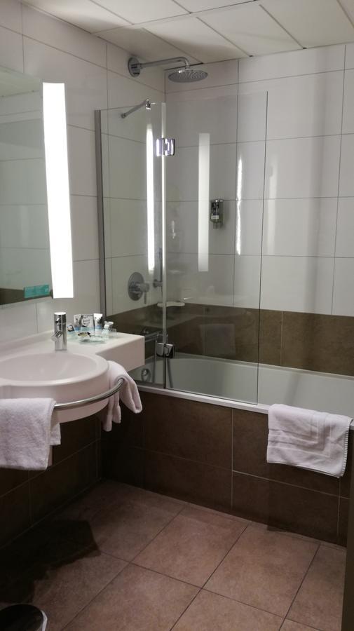 Habitación Doble Superior con 2 camas individuales y sofá cama
