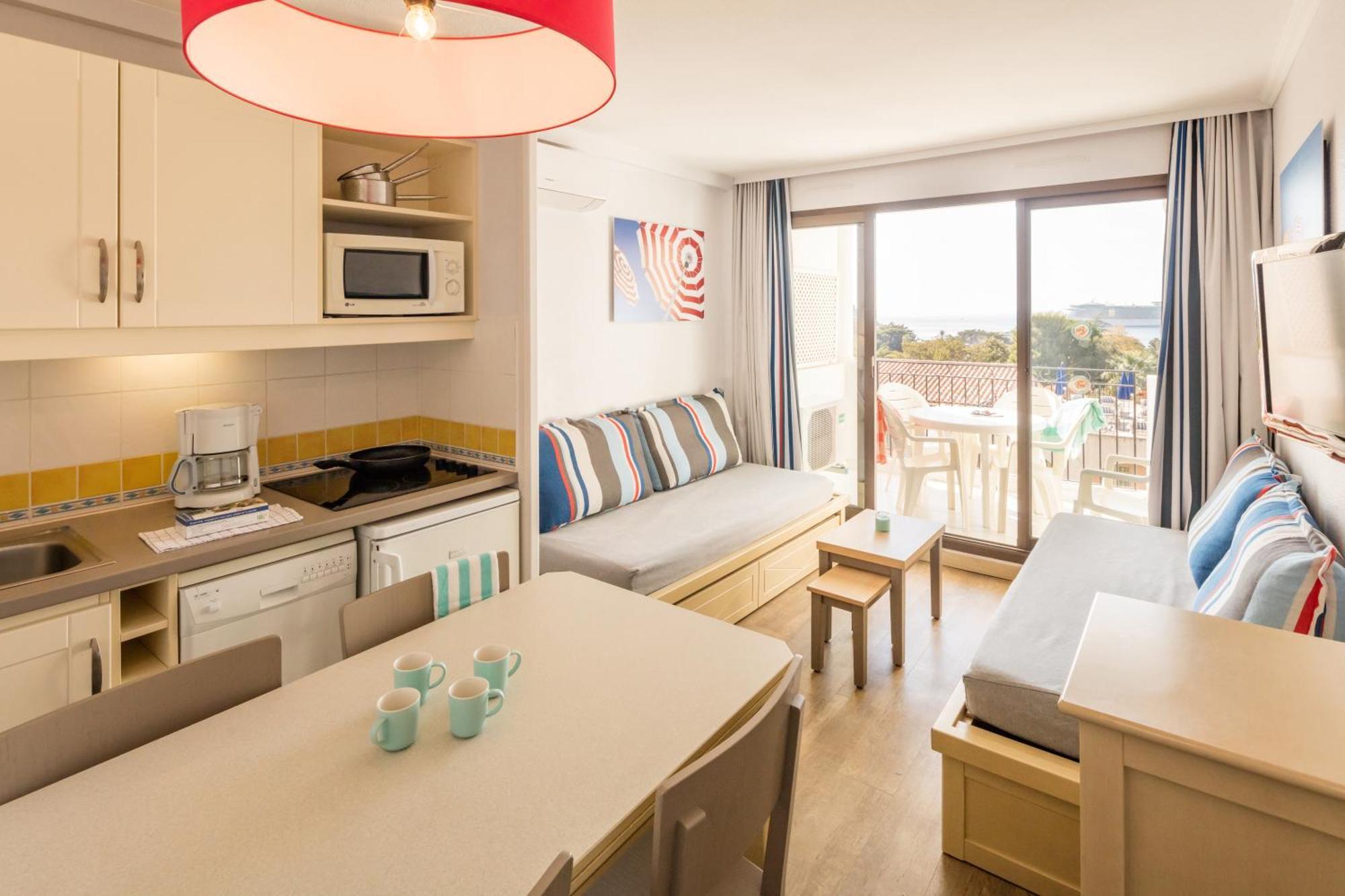 One-Bedroom Apartment with Air conditioning and Terrace or Balcony (4 People) - Sea View