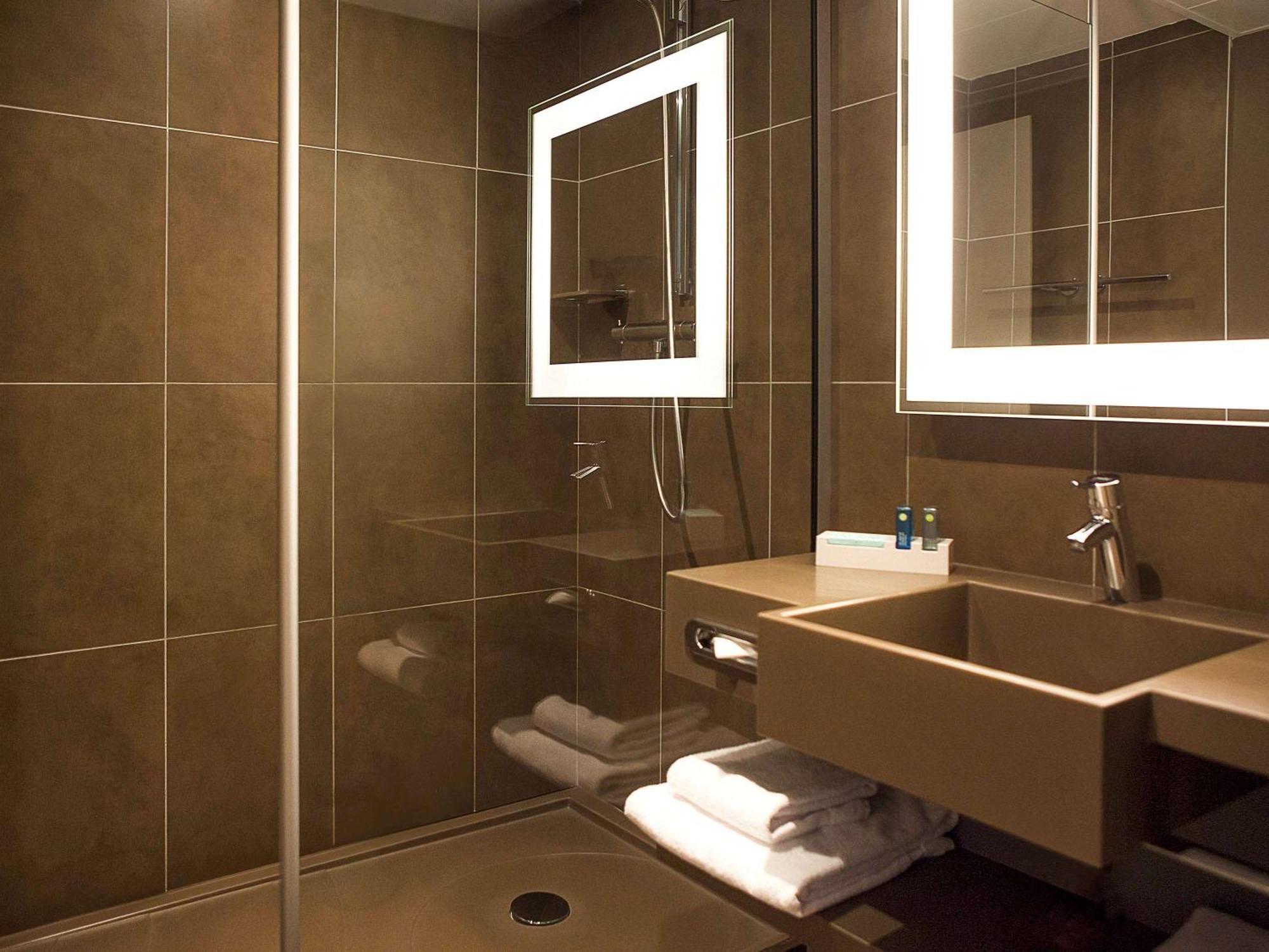 Executive Room with 1 Queen-Size Bed with Eiffel Tower View,1274001985:JPEG