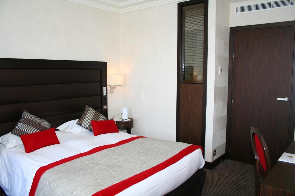 Emeraude Double Room City View