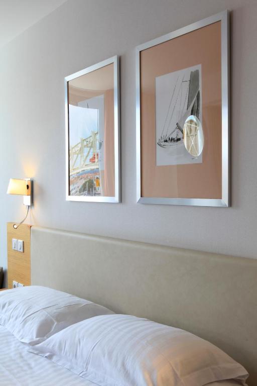 Zimmer mit Queensize-Bett und Meerblick