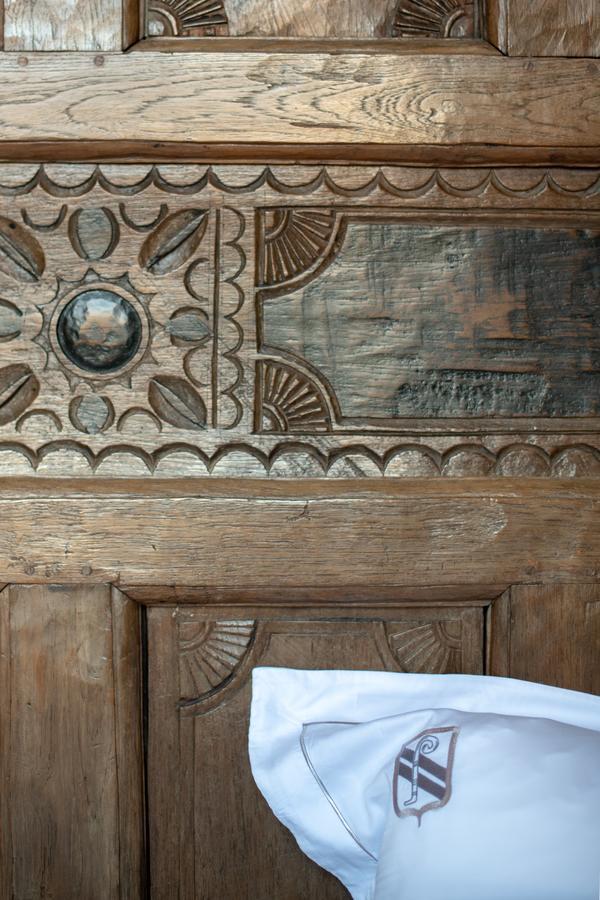 Suite,663501945:JPEG