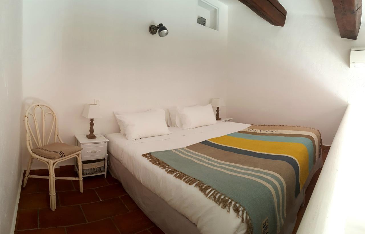 Family Room with Garden View,659729886:JPEG