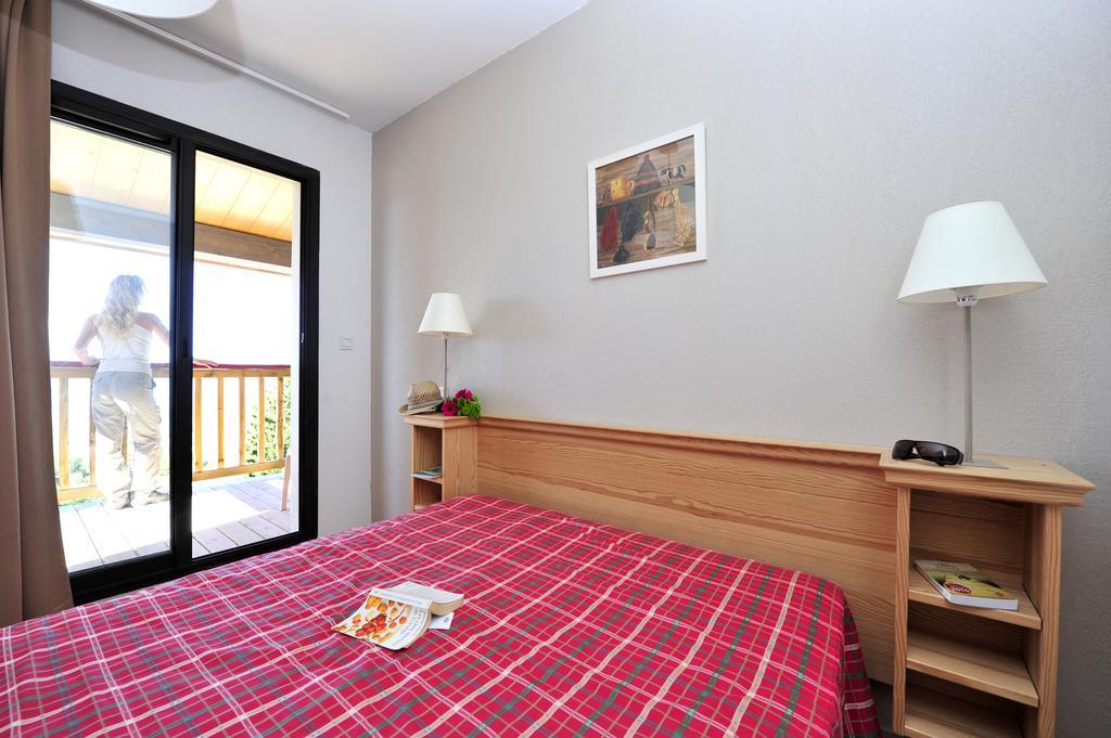 One-Bedroom Apartment,75605588:JPEG