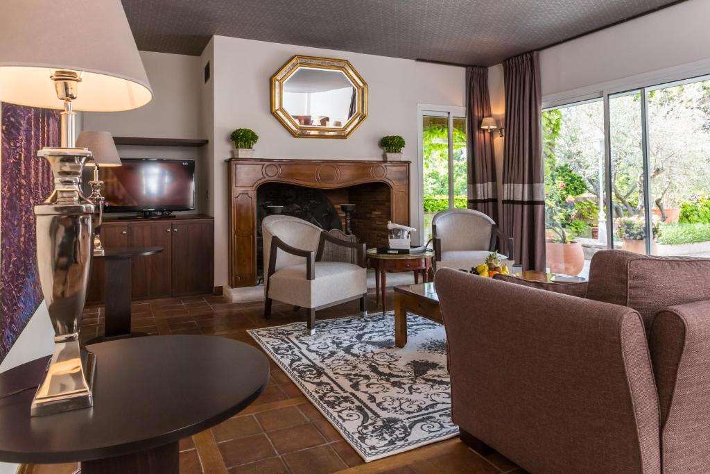 Suite with Private Pool