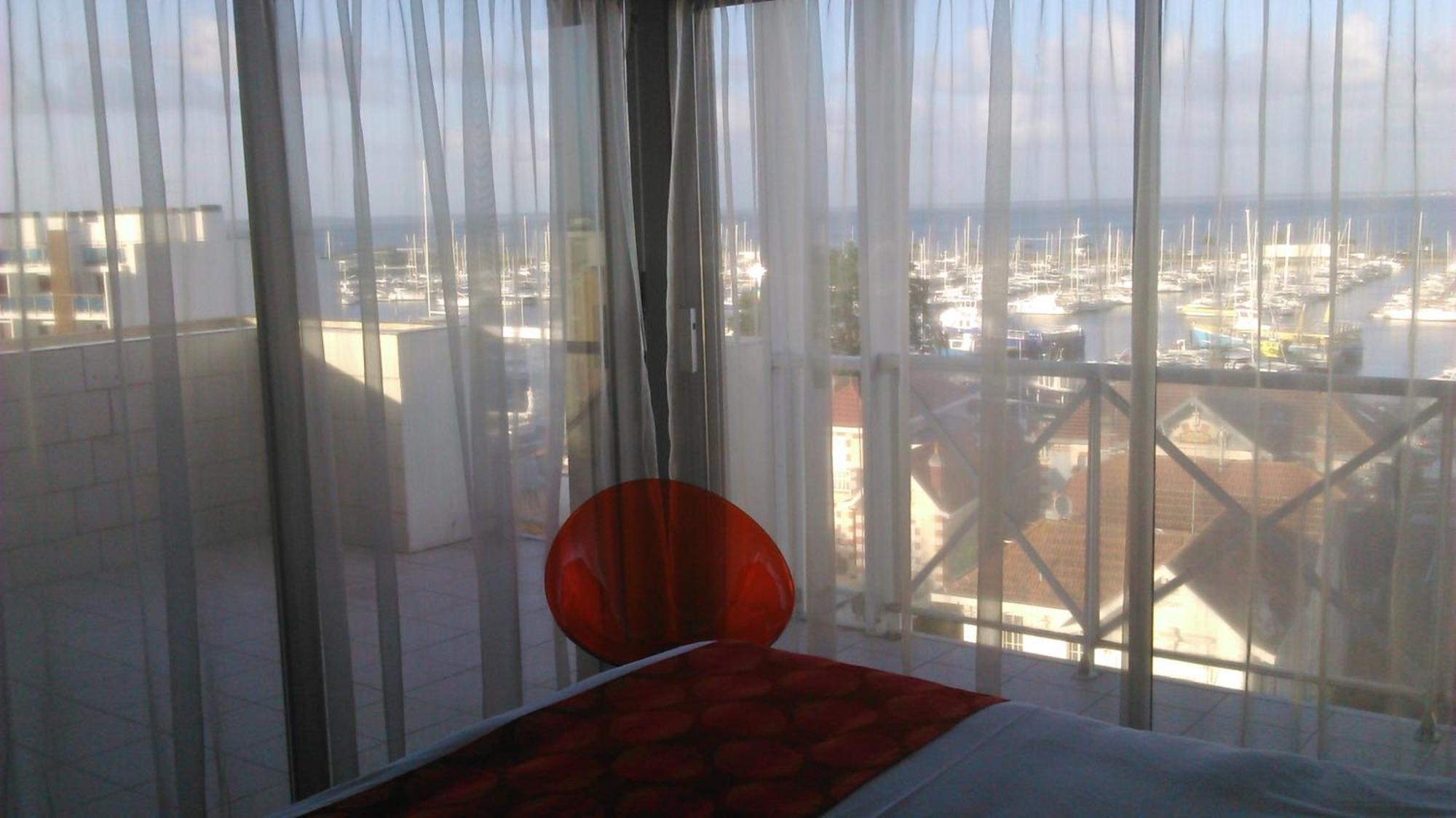 Suite con terraza con vistas al mar