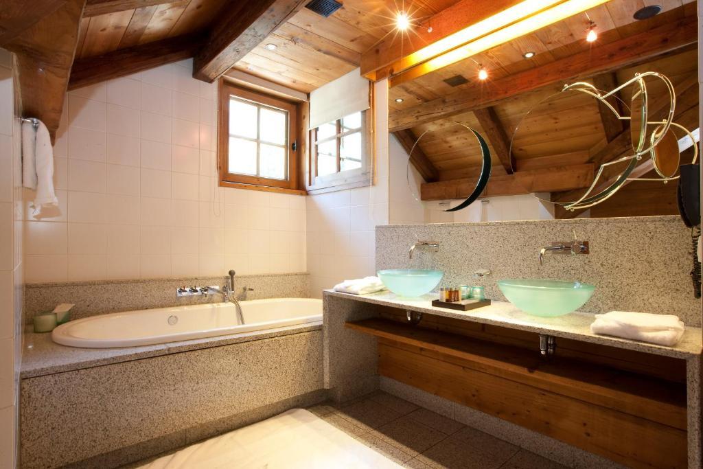 Quarto Prestige com Cama de Casal ou 2 de Solteiro Lareira - La Ferme