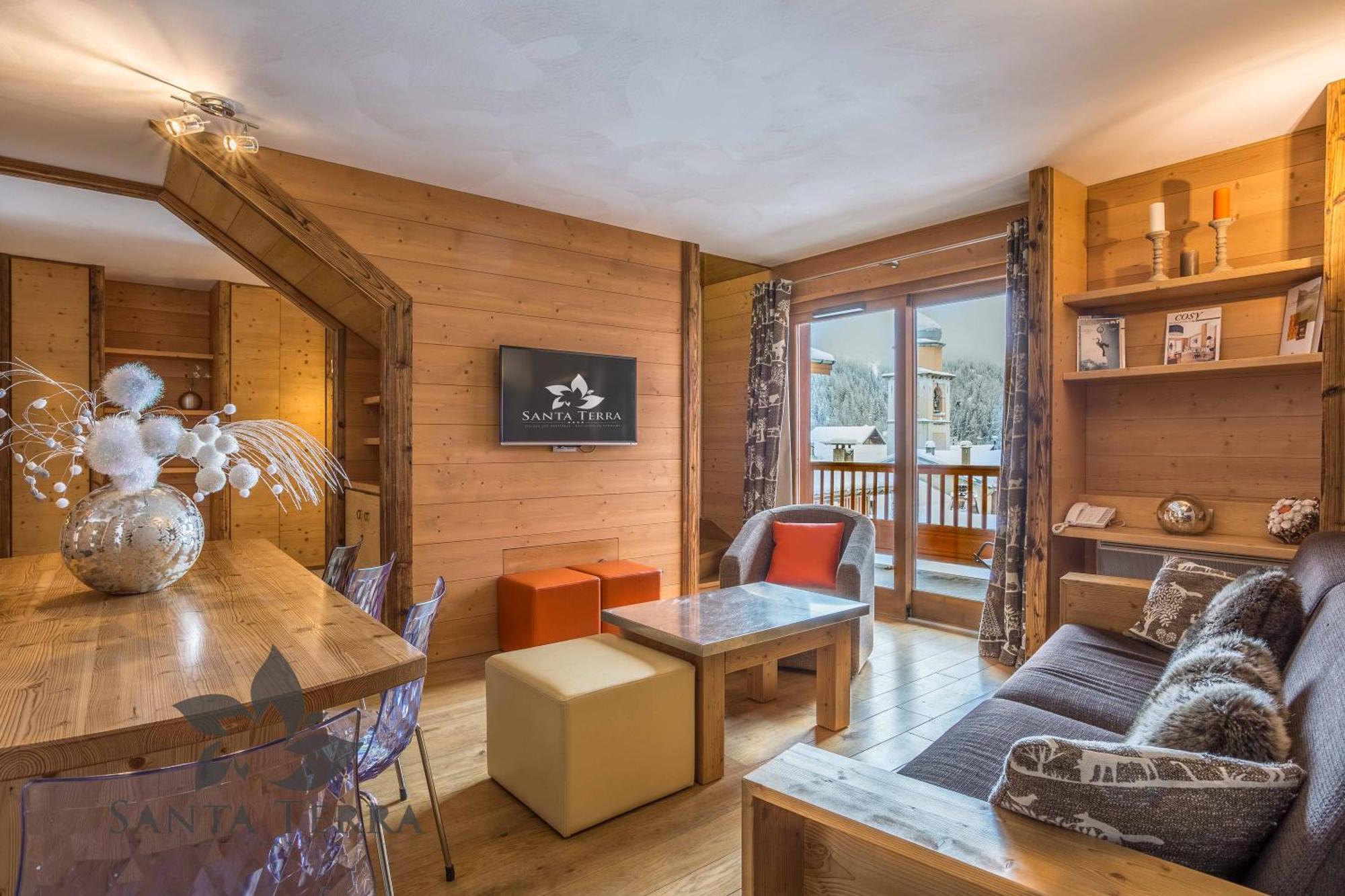 Three-Bedroom Duplex Apartment 6