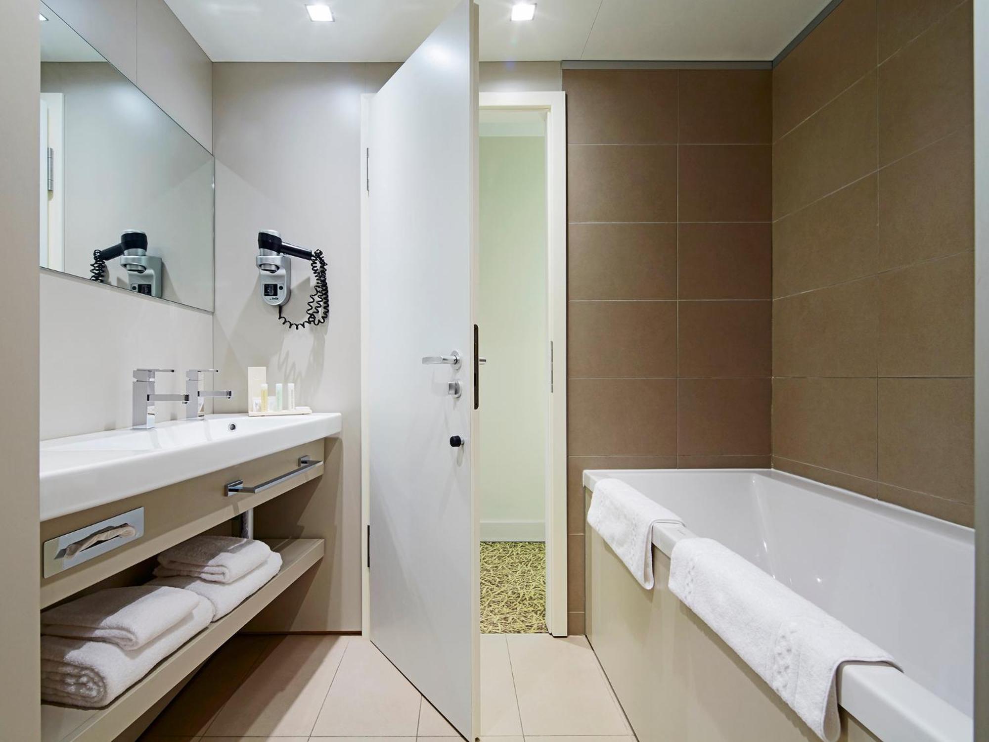 Executive Queen Room