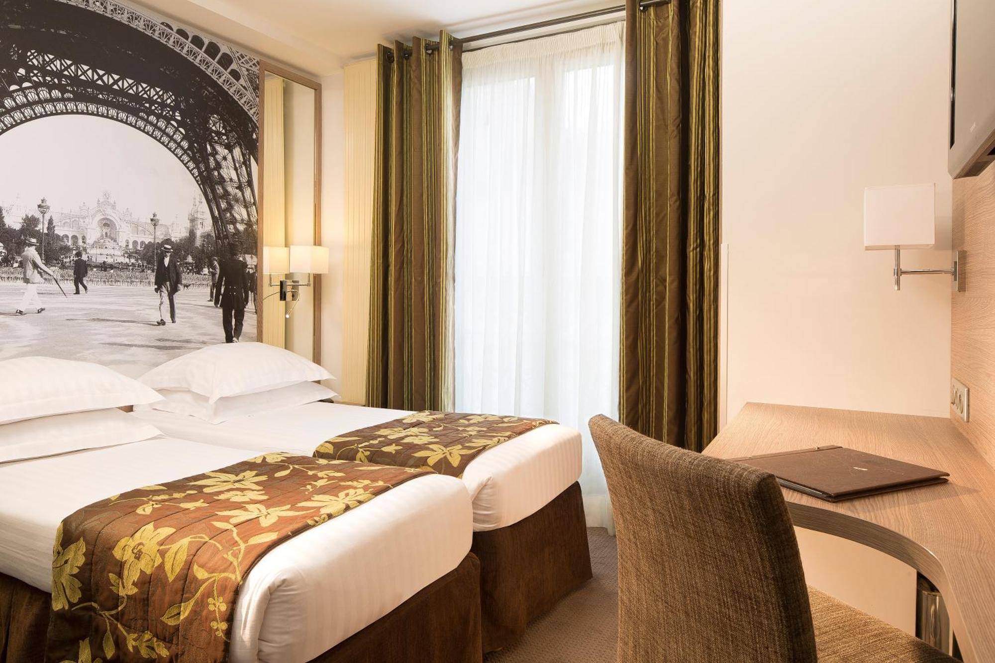 Quarto com 2 Camas de Solteiro