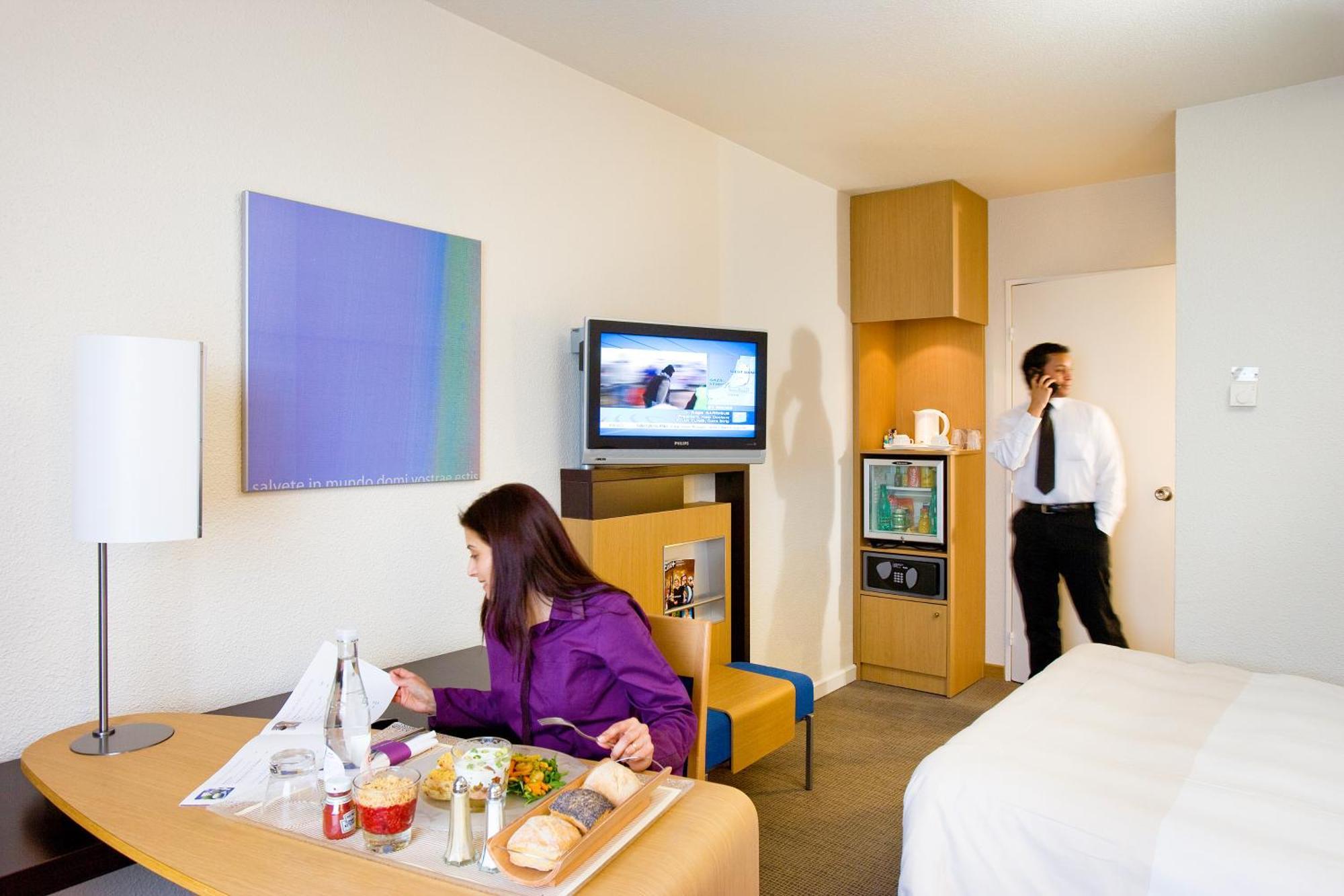 Two Adjoining Rooms - non communicating rooms,931563037:JPEG