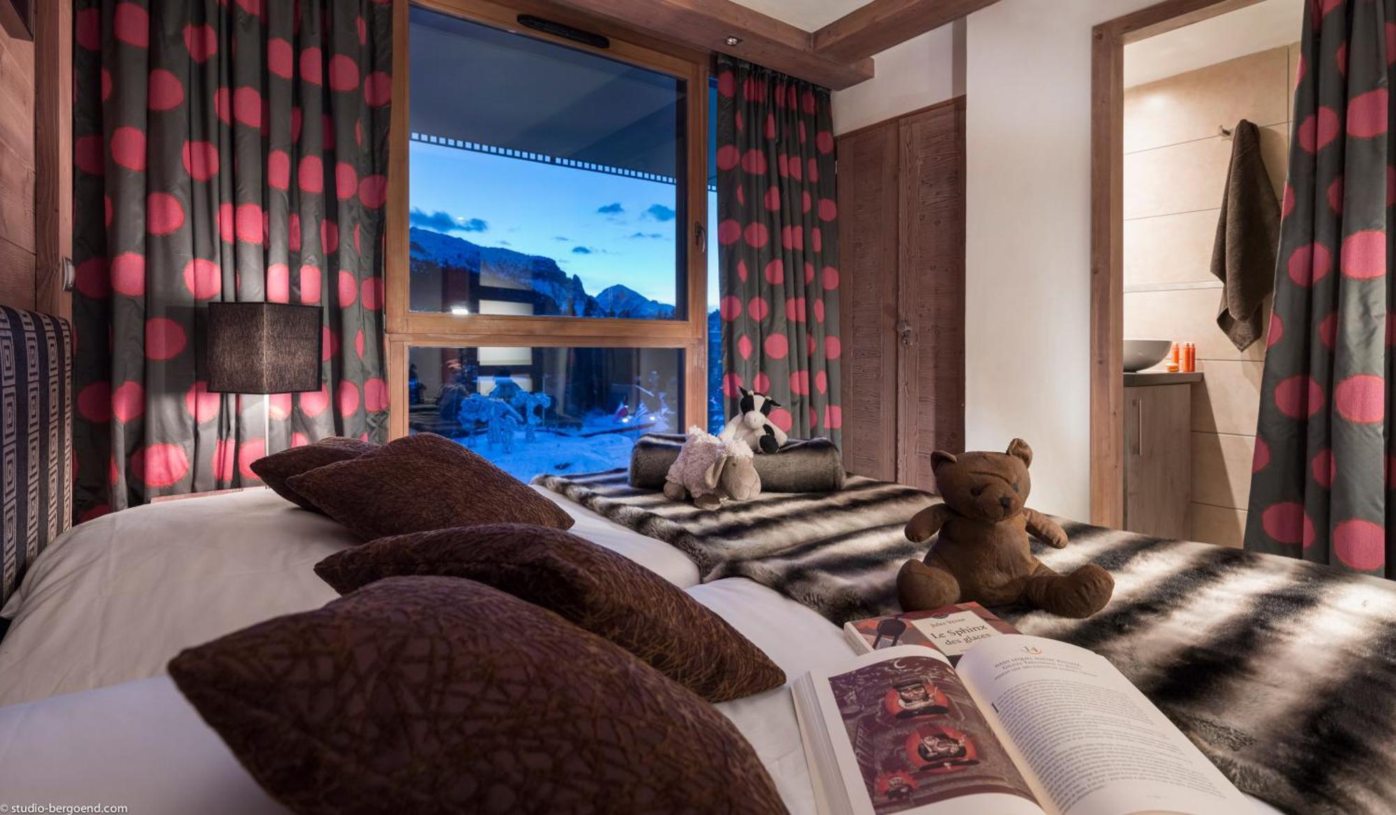 Two-Bedroom Apartment (6 Adults) with Spa Access