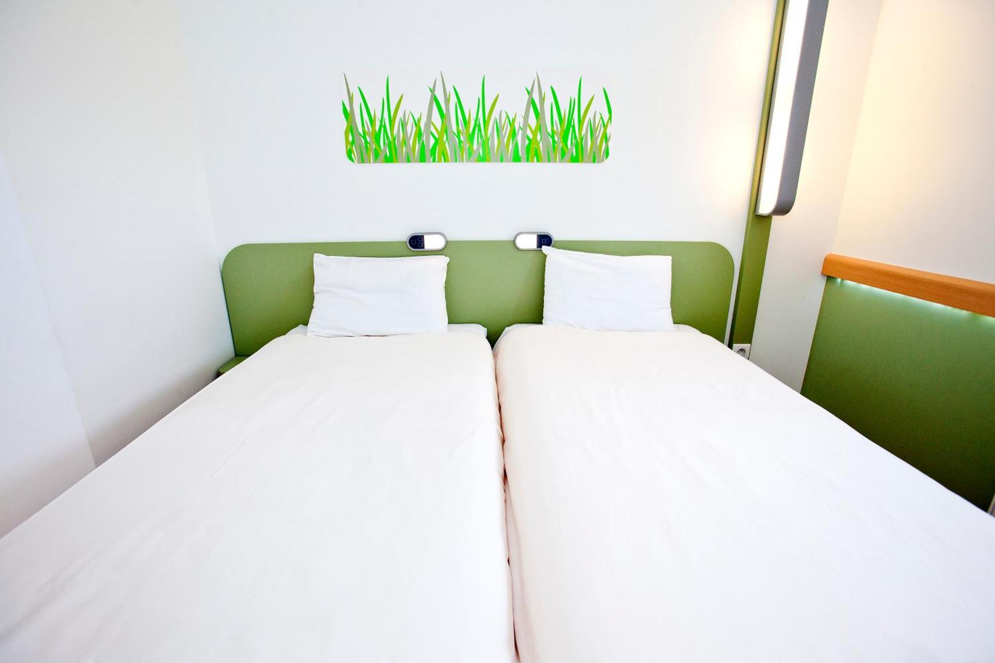 Twin Room,714469495:JPEG