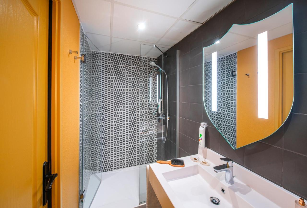 Standard Room with 1 Double Bed and Two Sofa Beds,744002605:JPEG