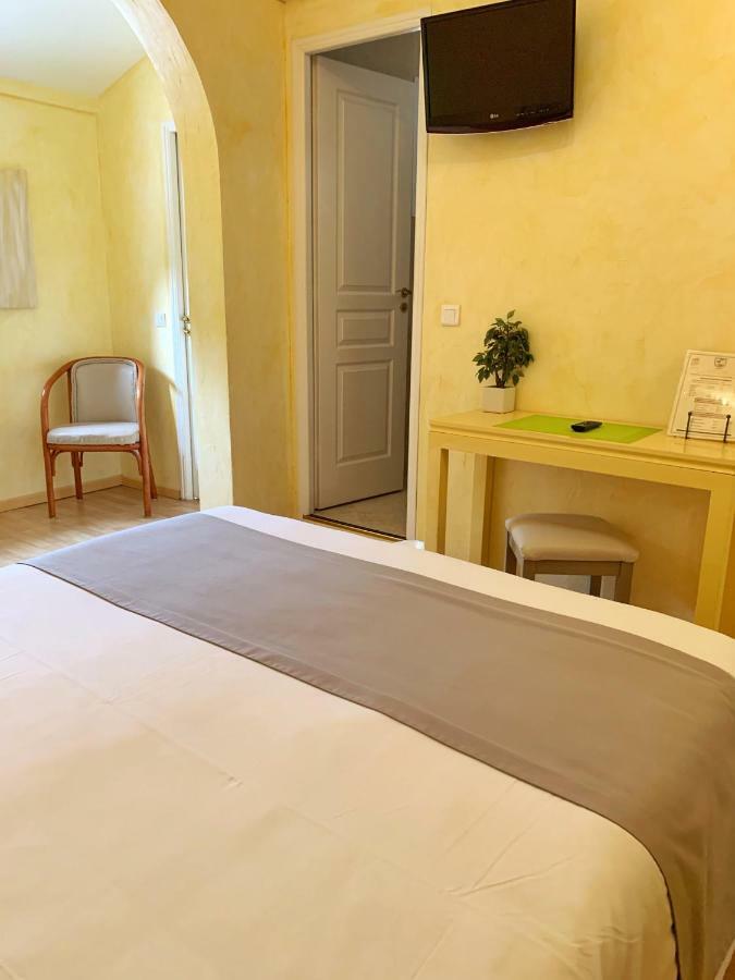 Triple Room - Hill Side