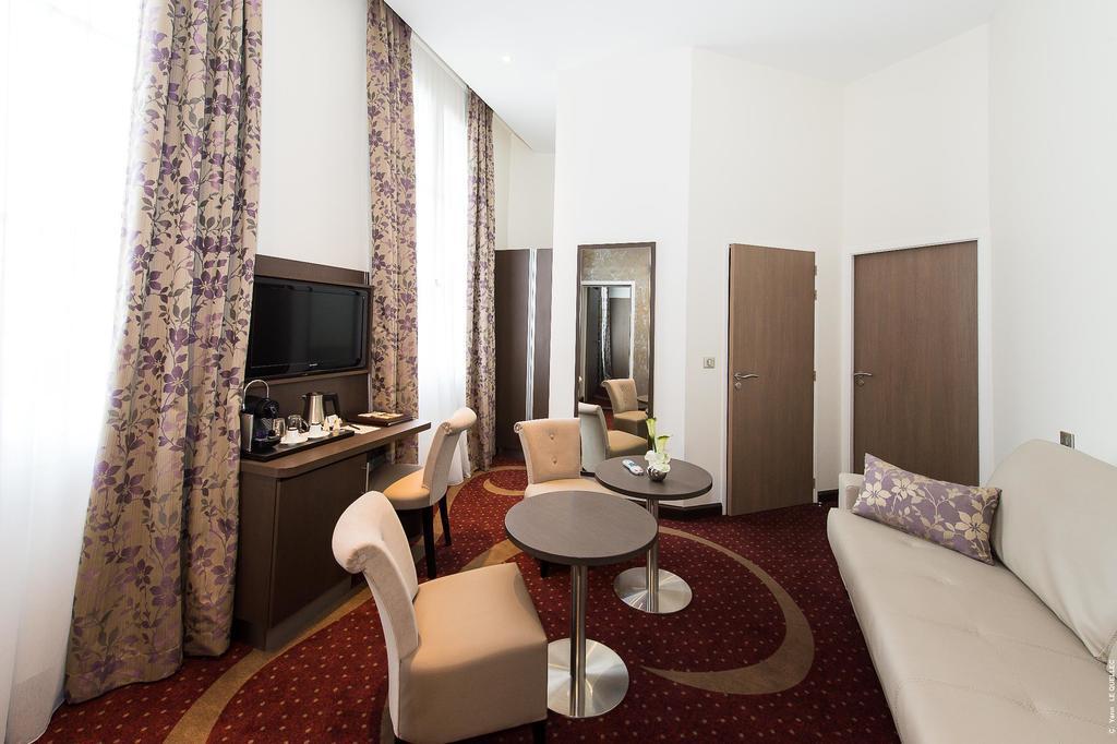 Deluxe Suite (4 Adults),1275082072:JPEG