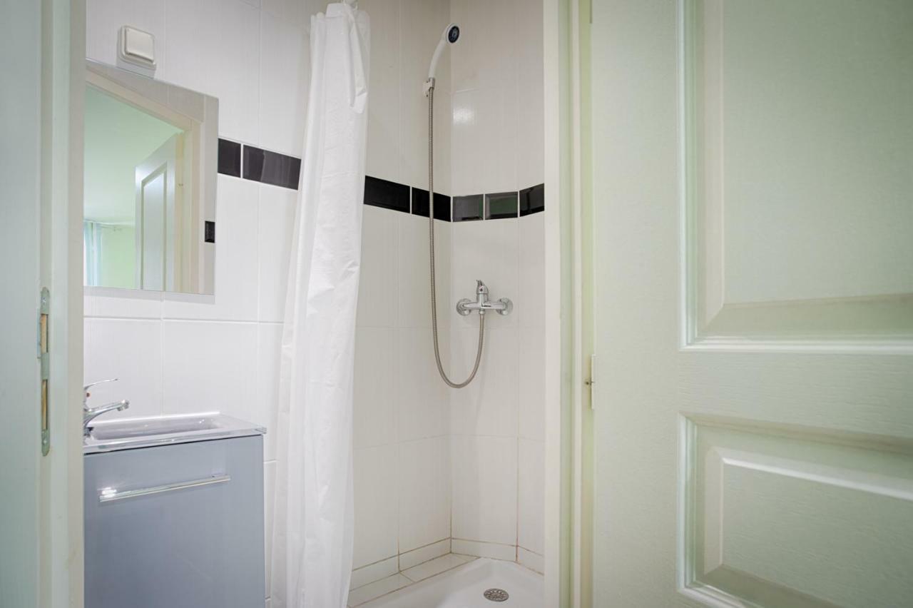 Single Room Private Bathroom