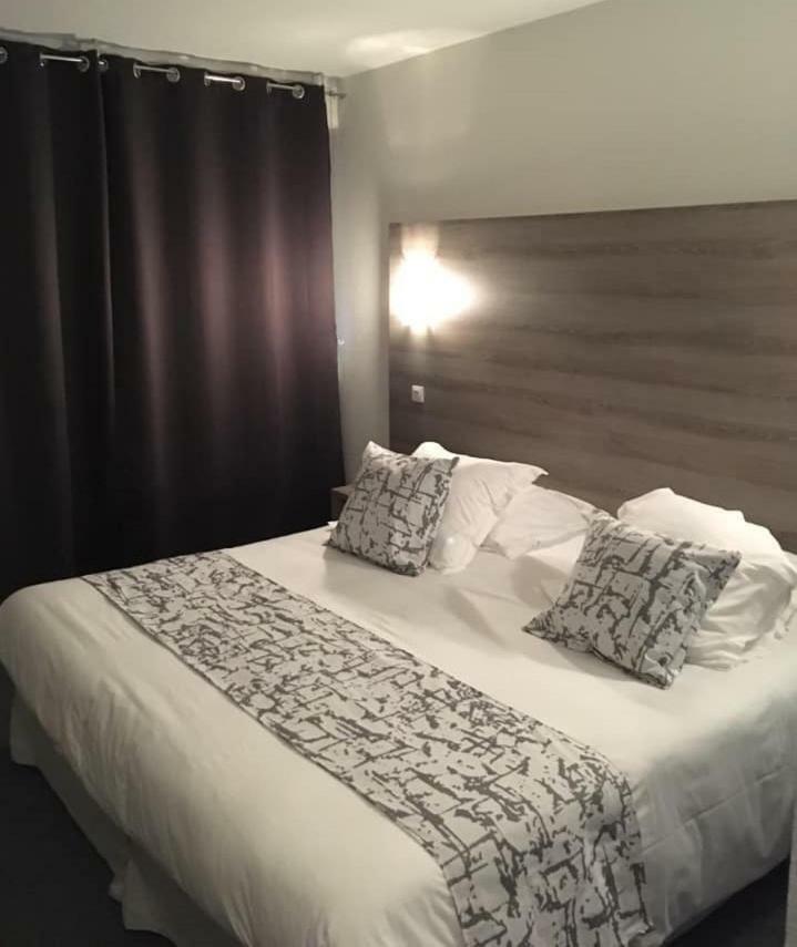 King Room with Pool View,813310818:JPEG