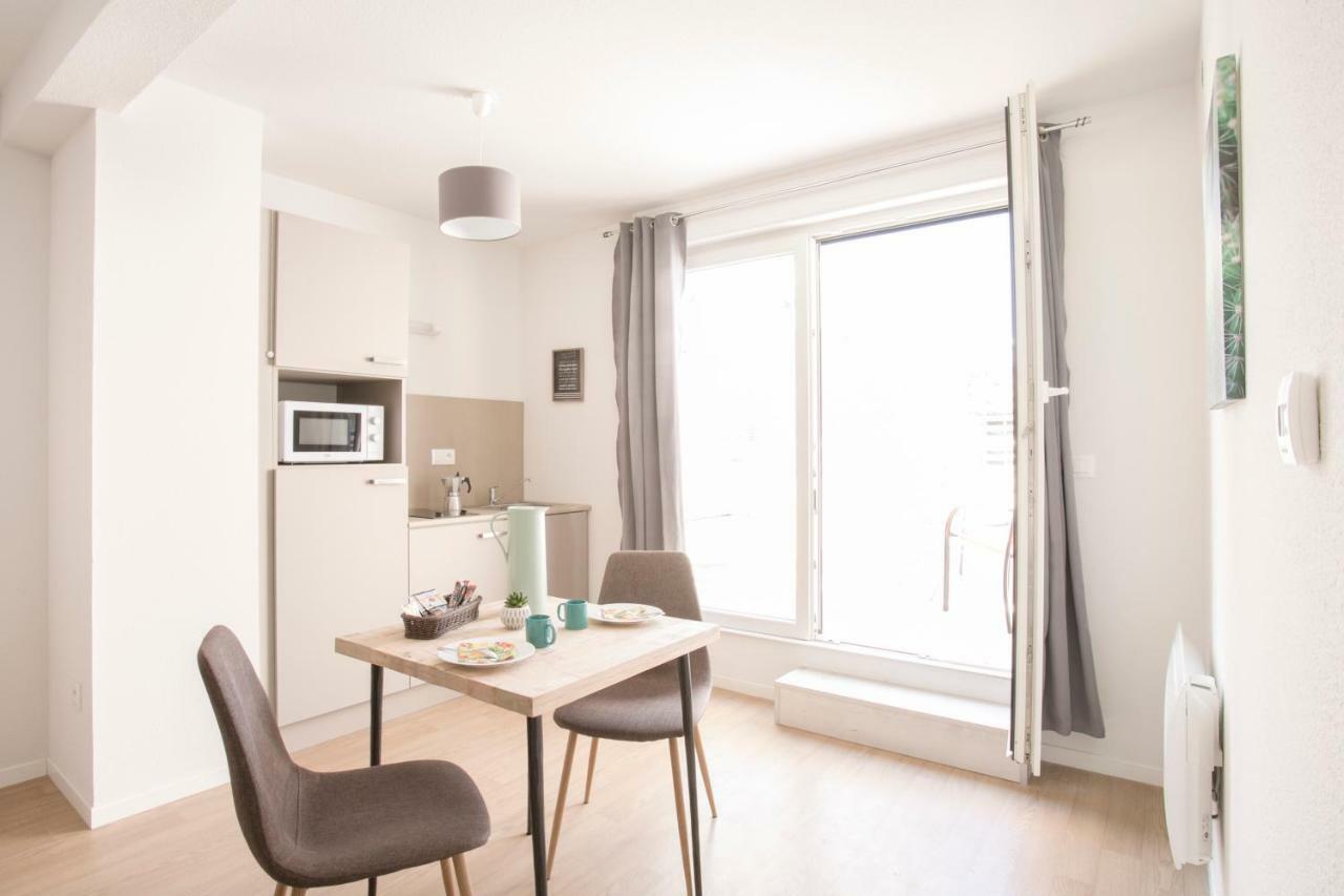 One-Bedroom Apartment with One Double Bed,831531464:JPEG