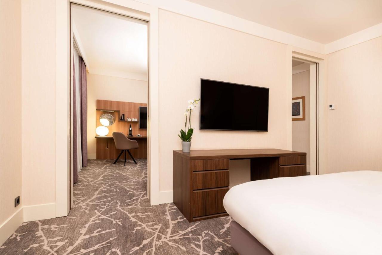 Junior King Suite with Living Area