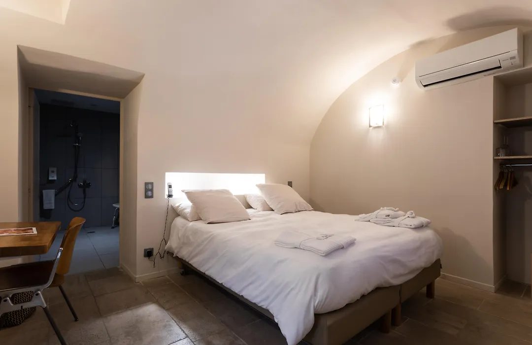 Boutique Hôtel Entraigues-1