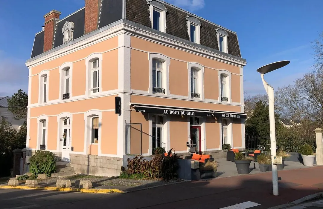 Au Bout Du Quai-1