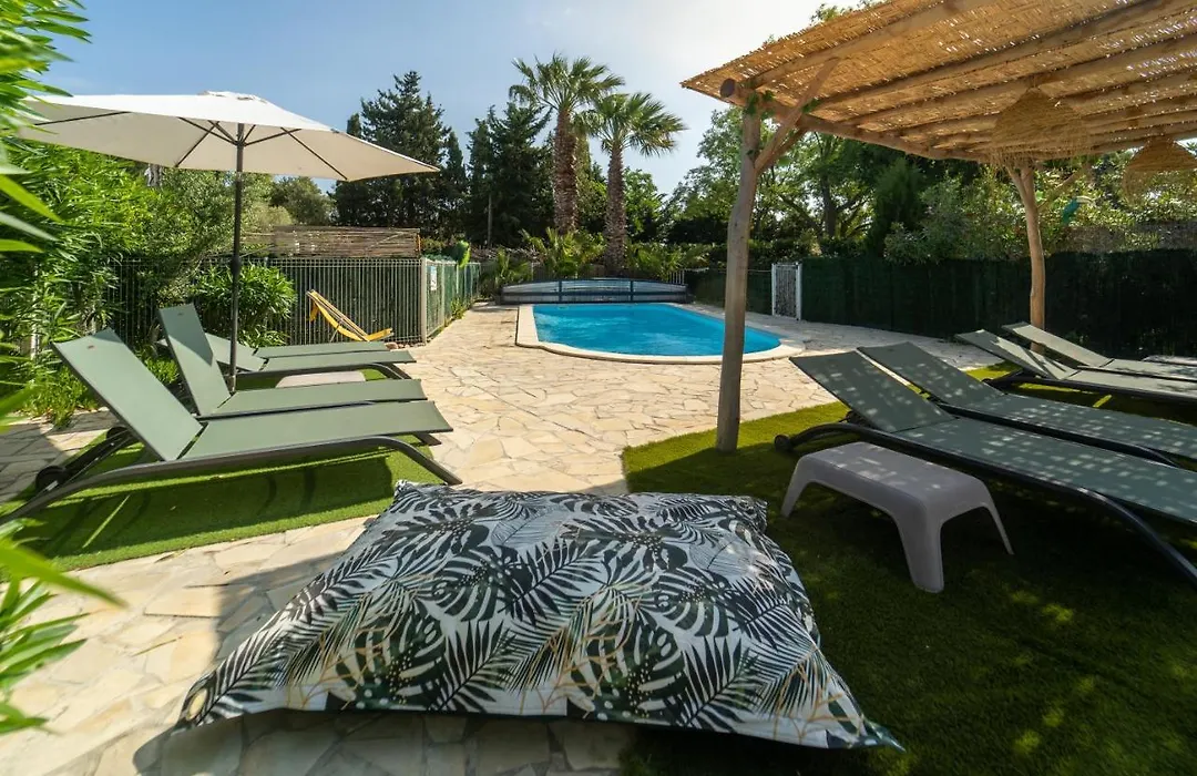 Gite Imagine Roussillon Residence Privee Avec Piscine - 8 Personnes-1