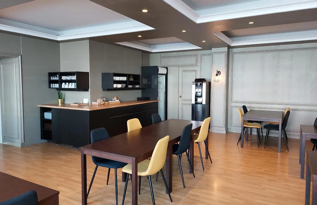 Cit'Hotel L'Europe - Cholet Gare-1