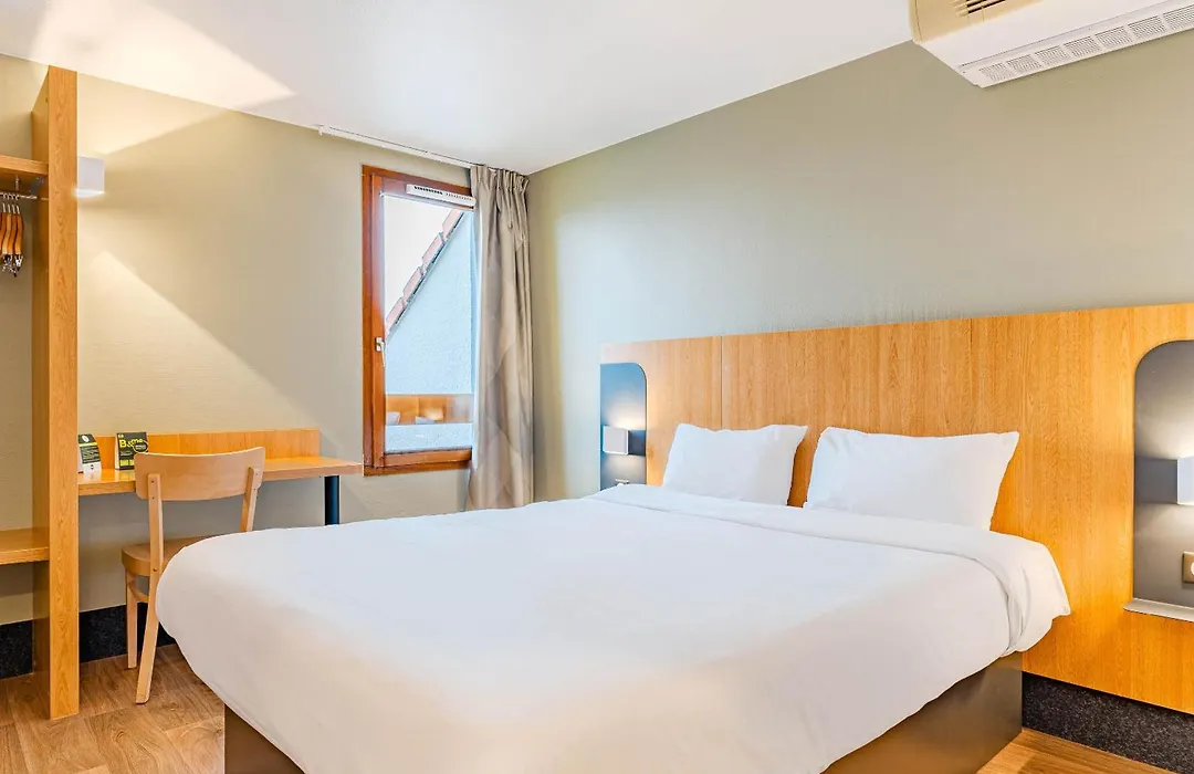 B&B Hotel Poitiers 3 Futuroscope-1