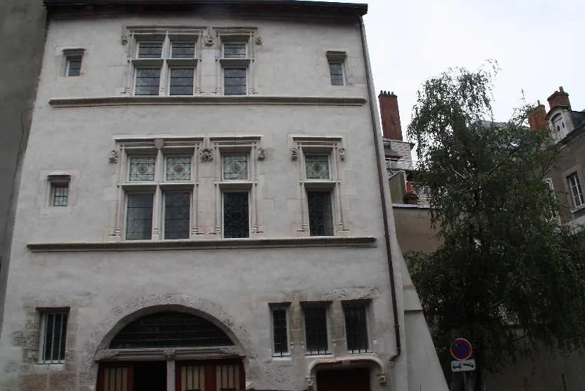 Les Trois Maillets, Monument Historique-1