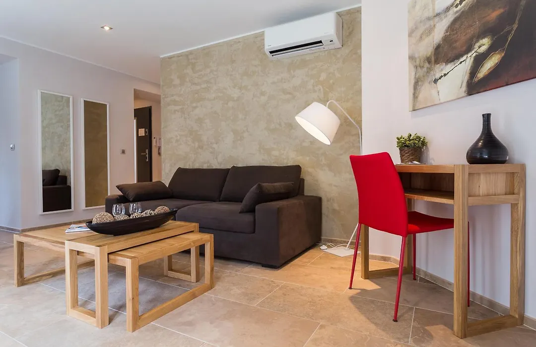Villa Velvet-1