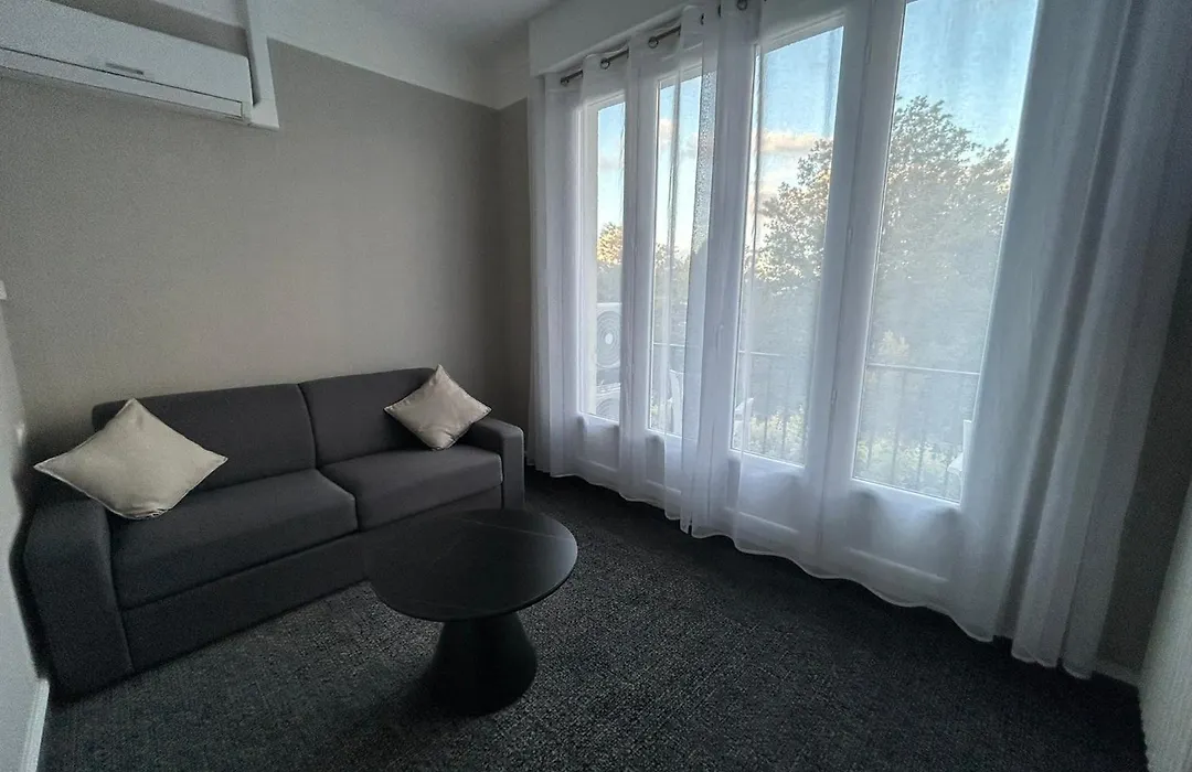 Brit Hotel Privilege Le Royal - Centre Gare-1