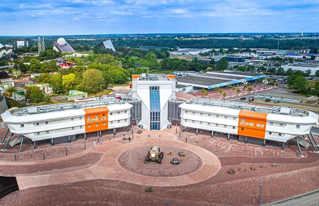 Hotel Station Cosmos-1
