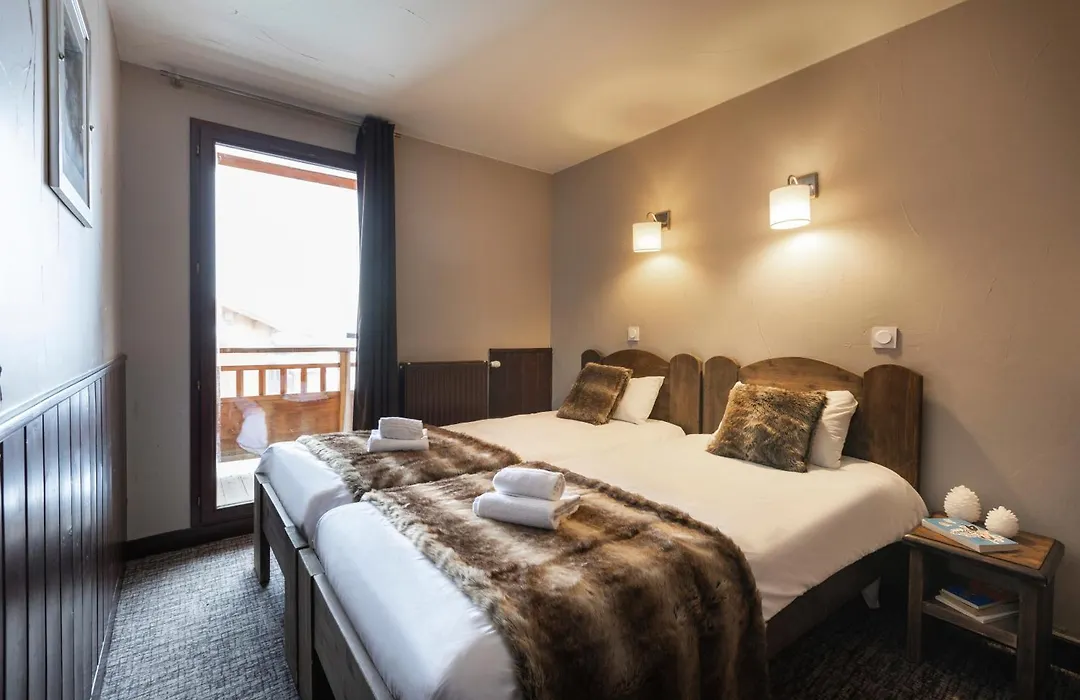 Chalet Val 2400-1