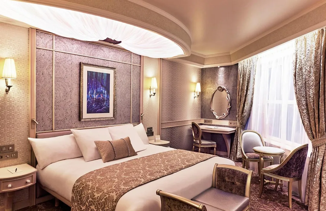 Disneyland Hotel-1